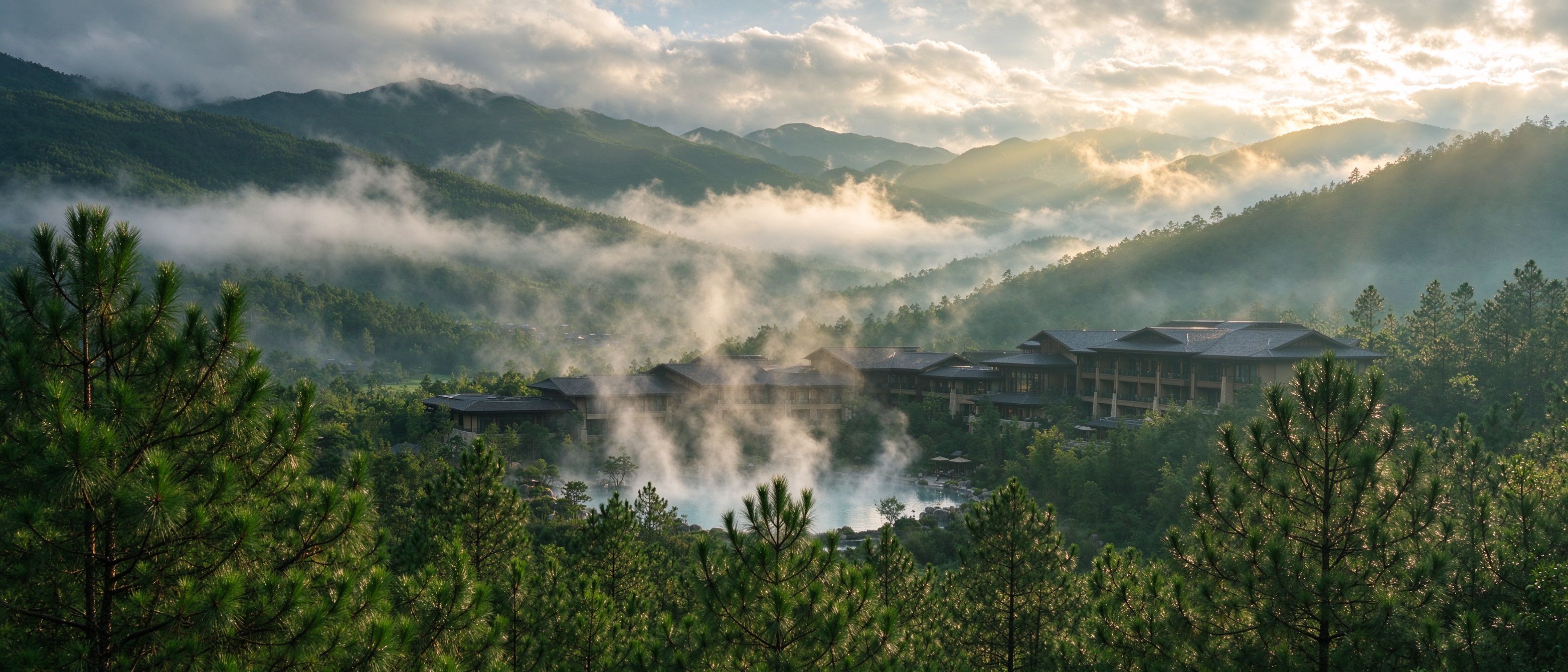 云南云雾山水中的温泉度假胜地